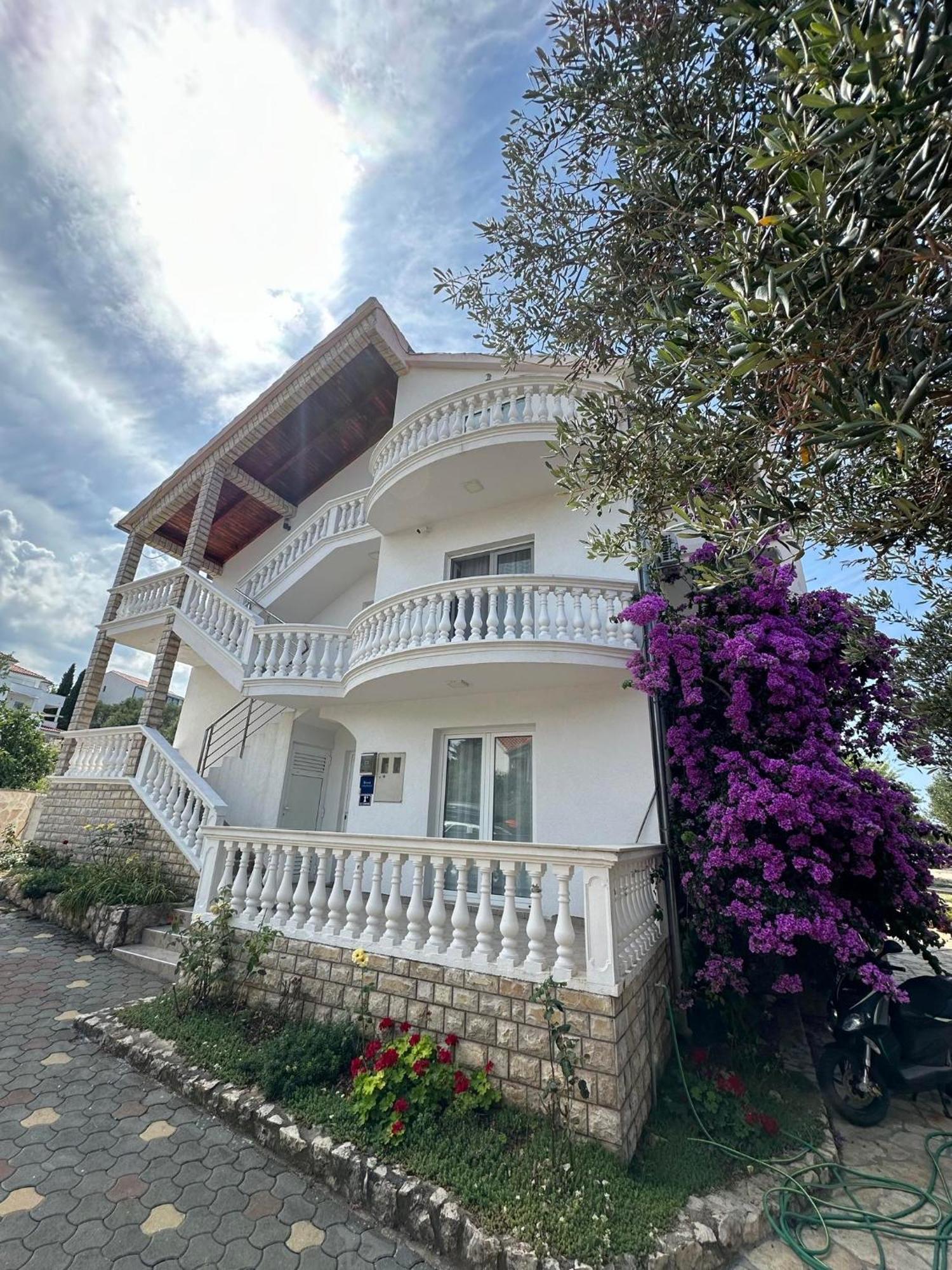 Apartmani Ljubica, Μούρτερ Εξωτερικό φωτογραφία