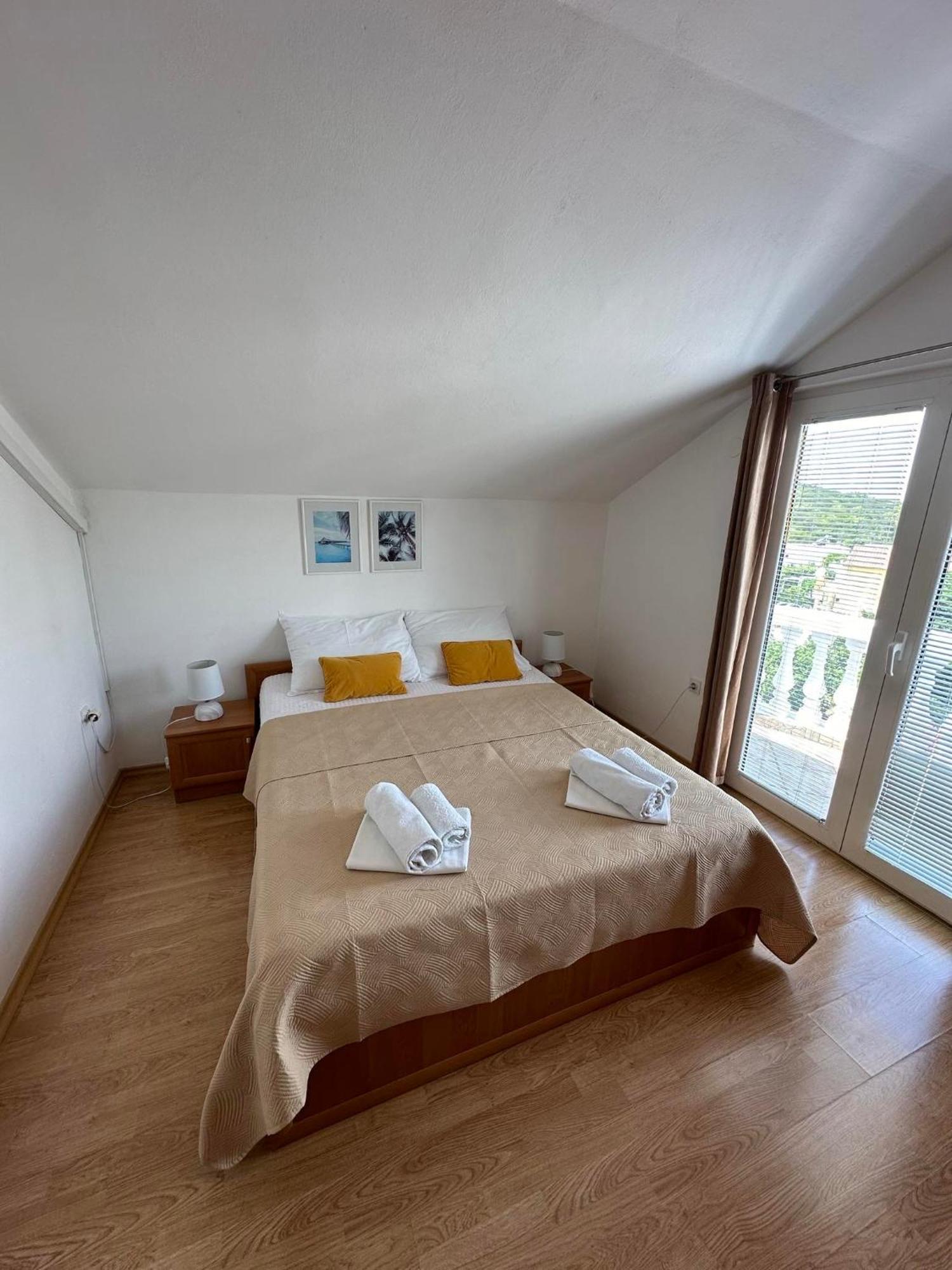 Apartmani Ljubica, Μούρτερ Εξωτερικό φωτογραφία